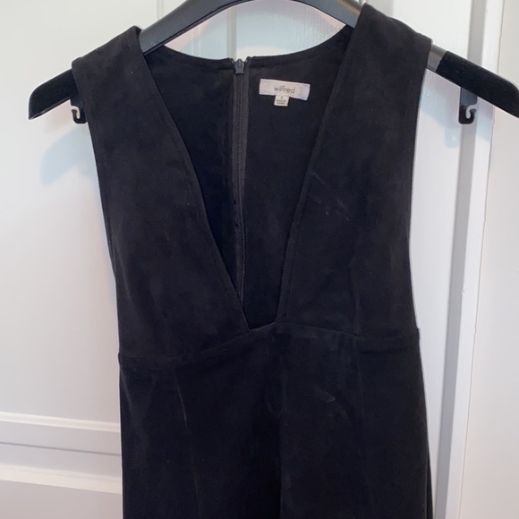 COPY - Great condition velvet aritzia deep v dress in black. Size 2! - Picture 3 of 3